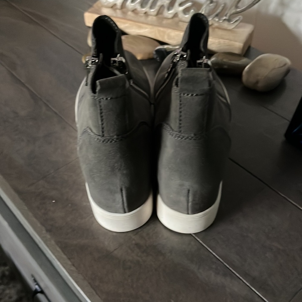 Boots - Picture 2 of 3